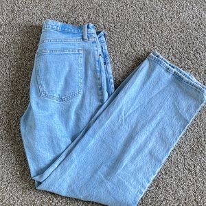 Abercrombie & Fitch ‘The ‘90s Relaxed Jean’ Light